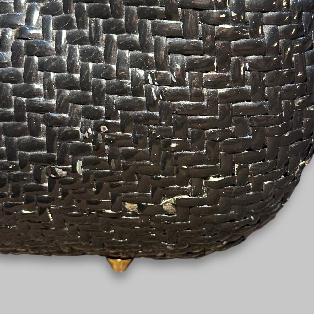 Vintage Elegance Black Woven Handbag with Gold-Tone Hardware - Picture 5 of 9